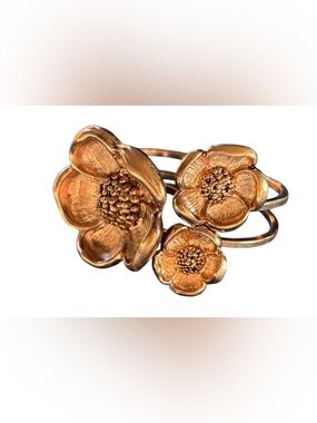 VTG Hinged Bangle Bracelet Cluster Dogwood Flowers Antique Gold Tone OS